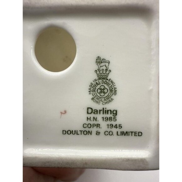 Royal Doulton Figurine “Darling” HN1985 – Fine Bone China Collectible - Picture 3 of 3